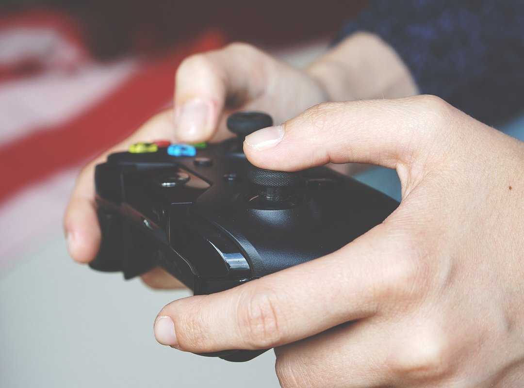 console sales trends 2023